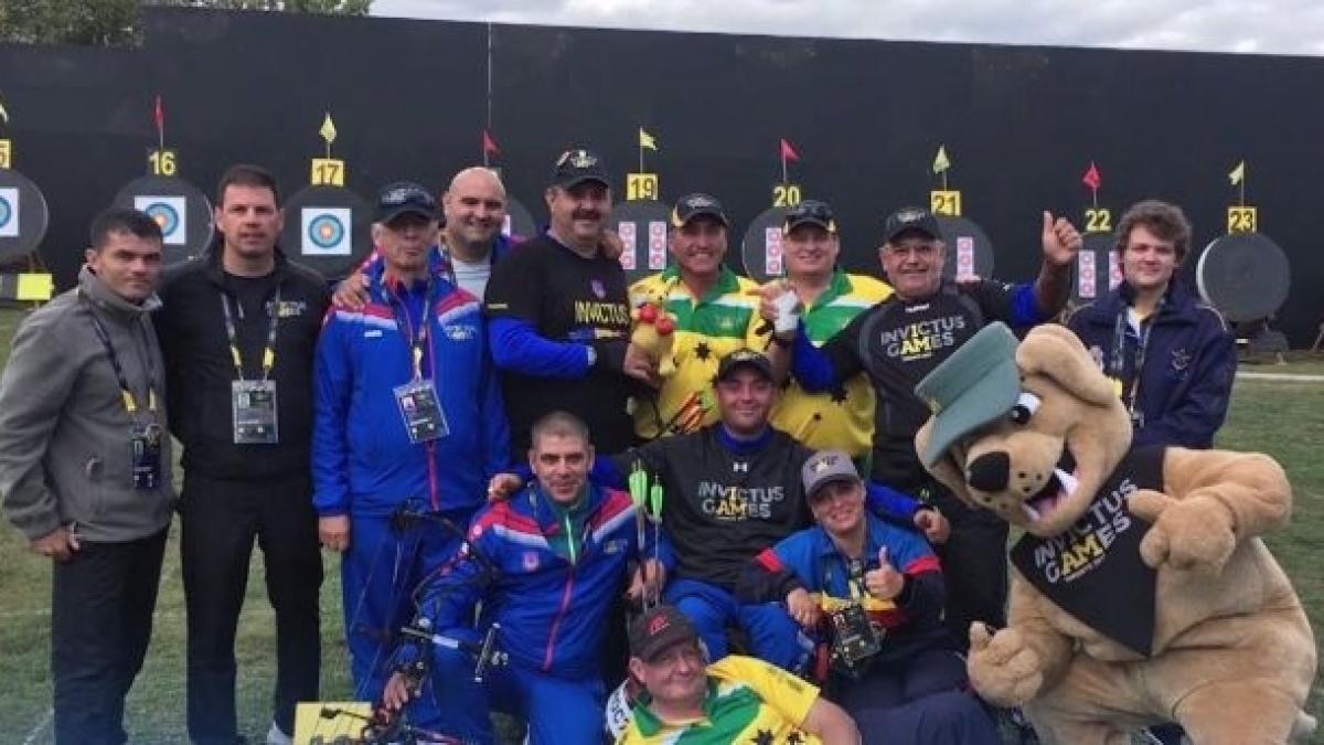 echipa invictus se antreneaza pentru competitia din 2018