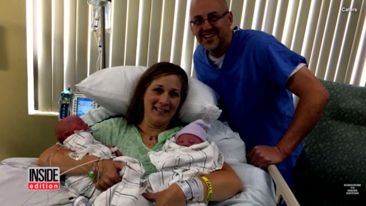 era insarcinata cu gemeni si a aflat ca micutii se vor naste cu sindromul down amandoi parintii au