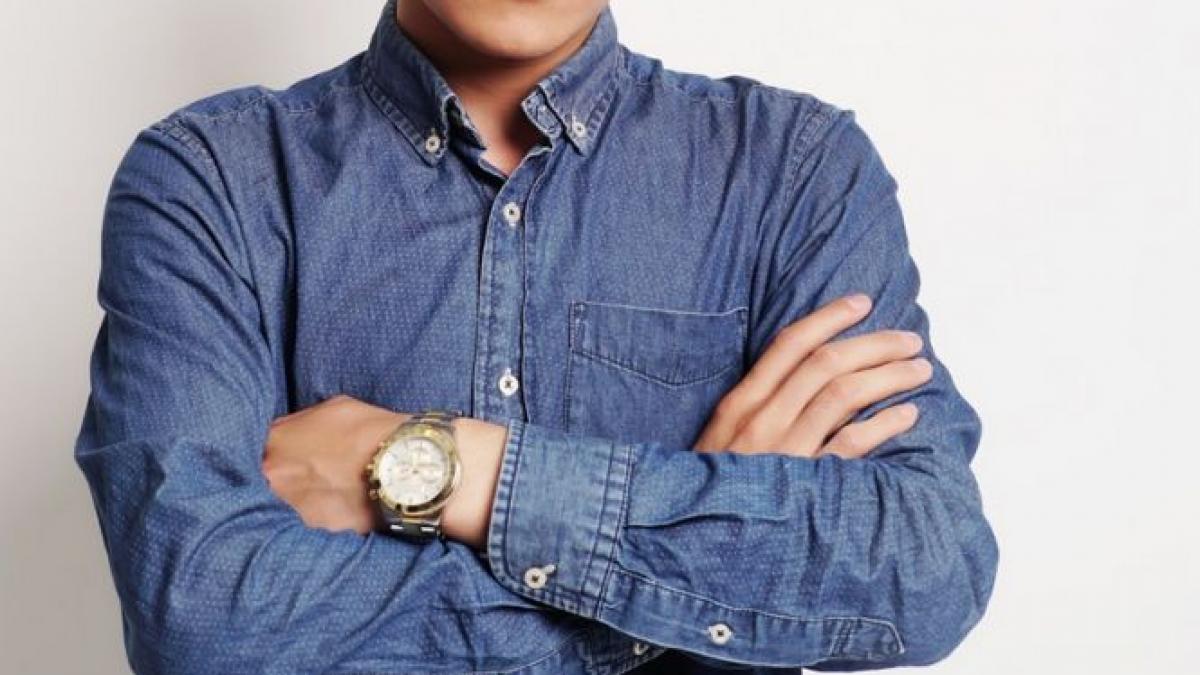 un elev a fost exmatriculat pentru ca s a prezentat asa la ore foto in articol