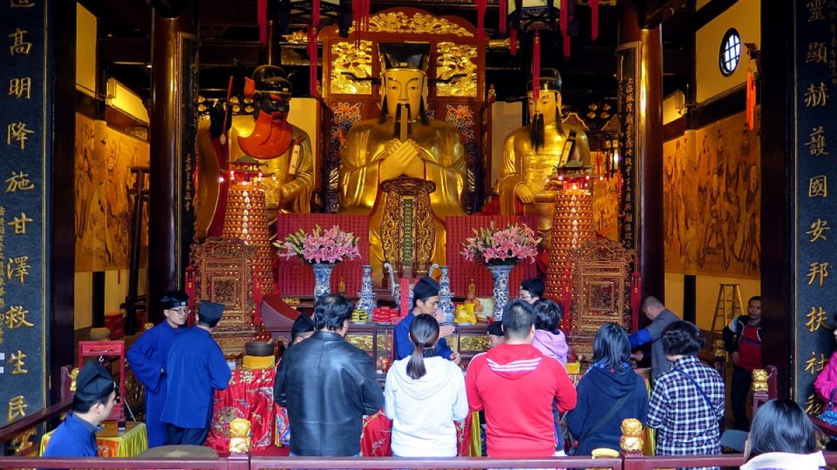 tara care obliga crestinii saraci sa isi inlocuiasca icoanele cu portretul presedintelui daca vor