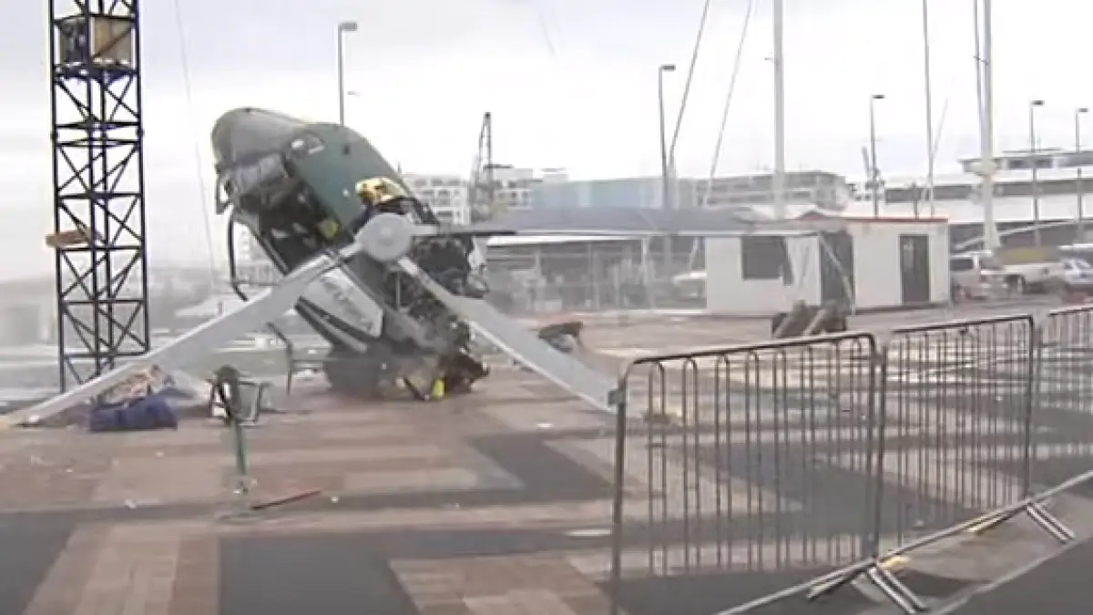 accident aviatic la londra mai multe persoane au murit dupa ce un avion a intrat in coliziune in