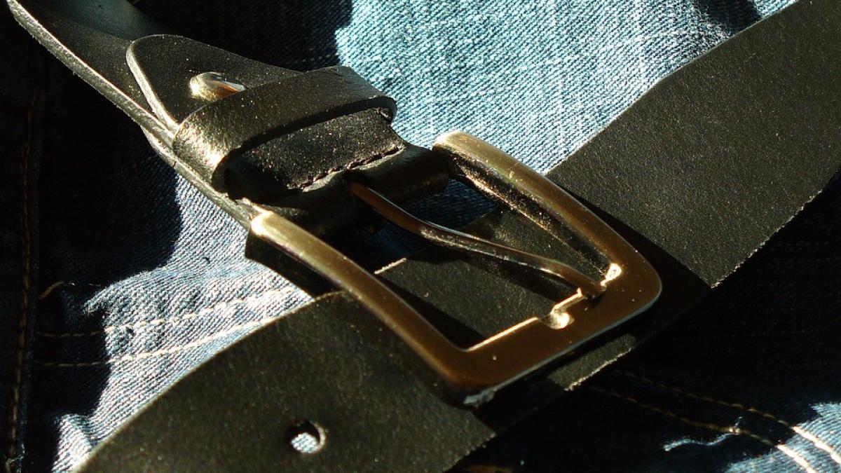 si a batut baietelul de doar cinci ani cu cureaua timp de doua ore motivul este incredibil