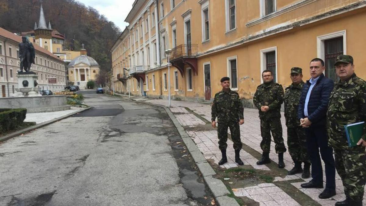 zambete si optimism printre ruine