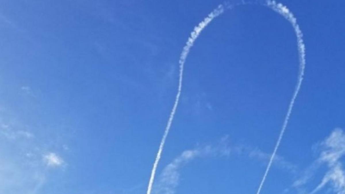 marina americana si a cerut scuze dupa ce un pilot a desenat asta pe cer e scandalos