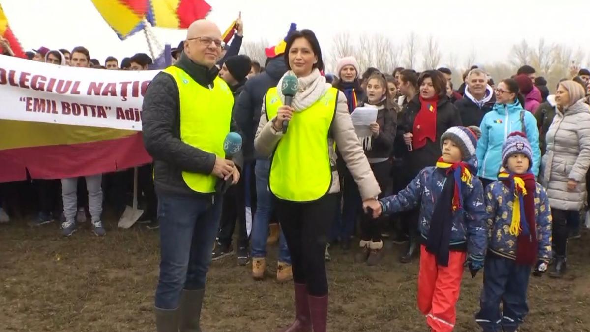 parcul memoriei nationale romandria primii 50 000 de stejari sunt plantati la marasesti