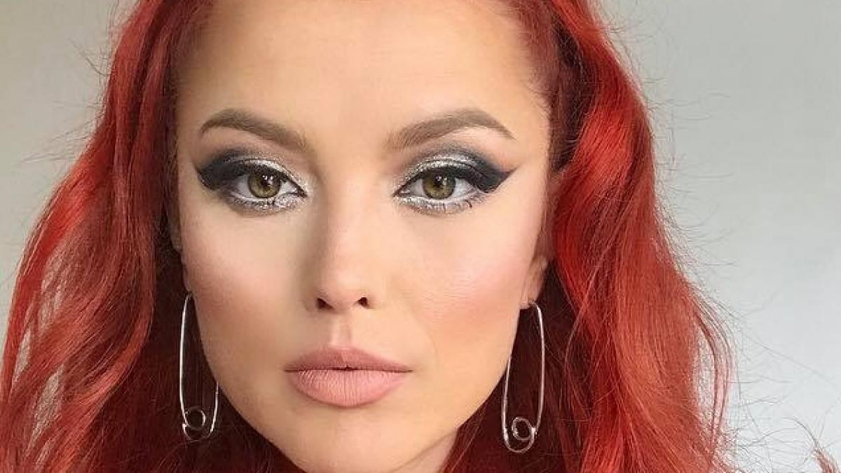 elena gheorghe a izbuncit in lacrimi pe scena stiu ca este aici