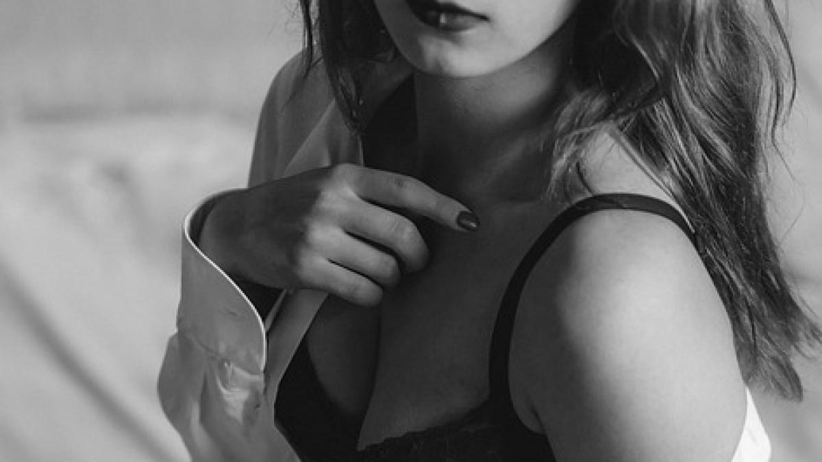 banuia ca menajera il fura asa ca a decis sa instaleze o camera de supraveghere intr o zi barbatul