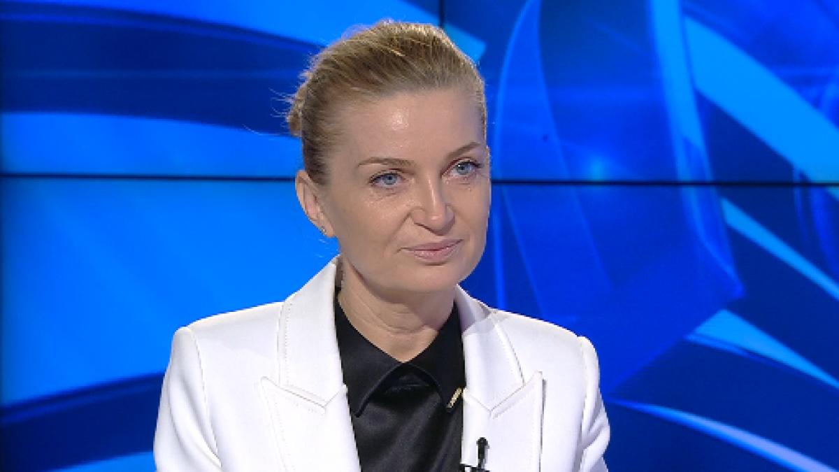 eroina zilei teodora burz romanca ce imbraca vedetele lumii