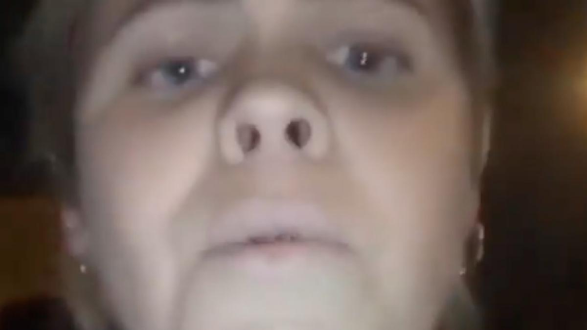 conducea linistita pe autostrada cand a ridicat privirea pe plafon ce a vazut acolo a ingrozit o si