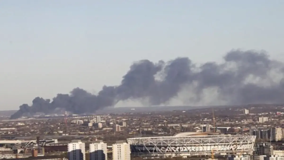 incendiu violent in londra