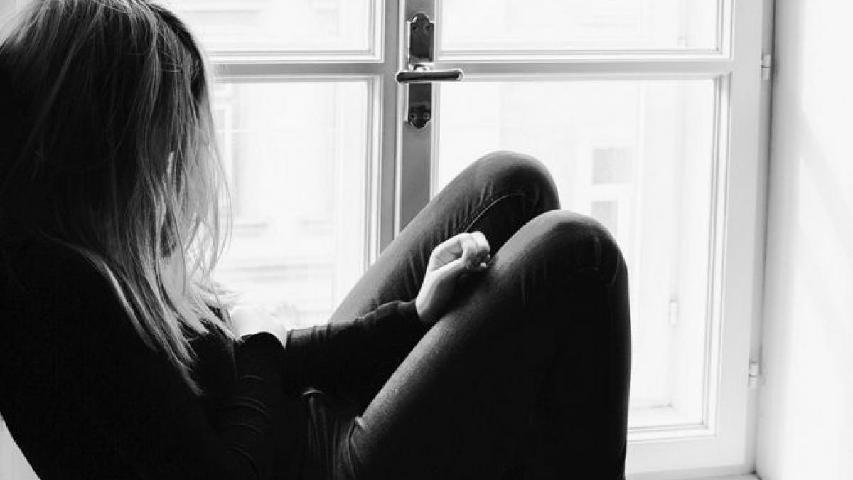 o fata de 17 ani din dambovita s a sinucis in locuinta ei familia e in stare de soc ce au gasit