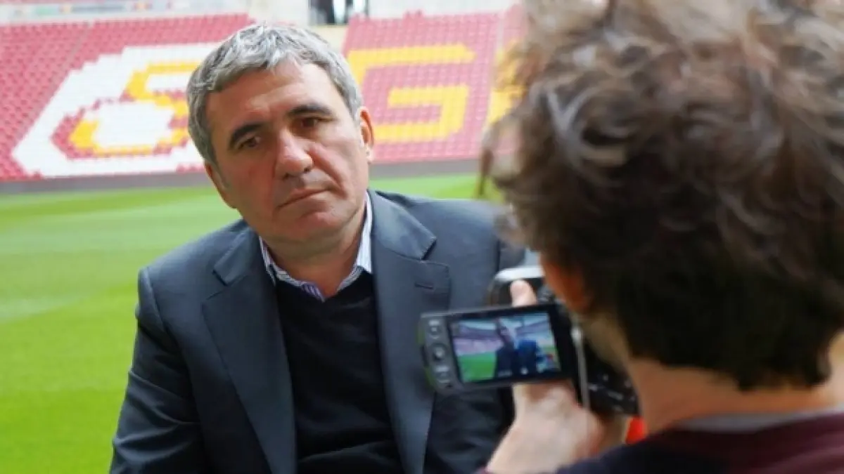 gica hagi nervos la o conferinta de presa numele meu deranjeaza mult de tot