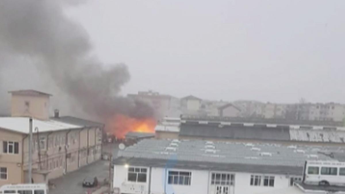 incendiu puternic intr un centru comercial din craiova