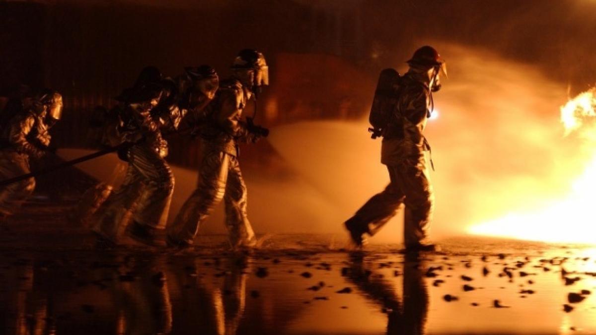 tragedie pe malul marii negre 12 oameni au murit intr un incendiu