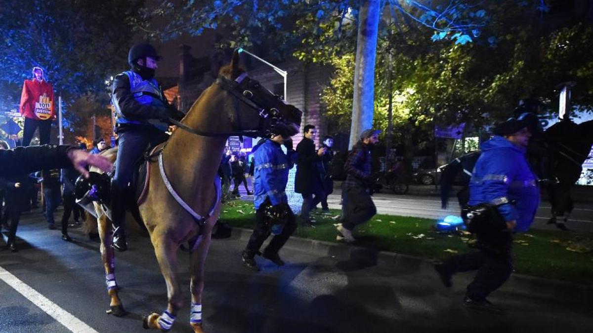 de ce a folosit jandarmeria caii in timpul protestelor din capitala