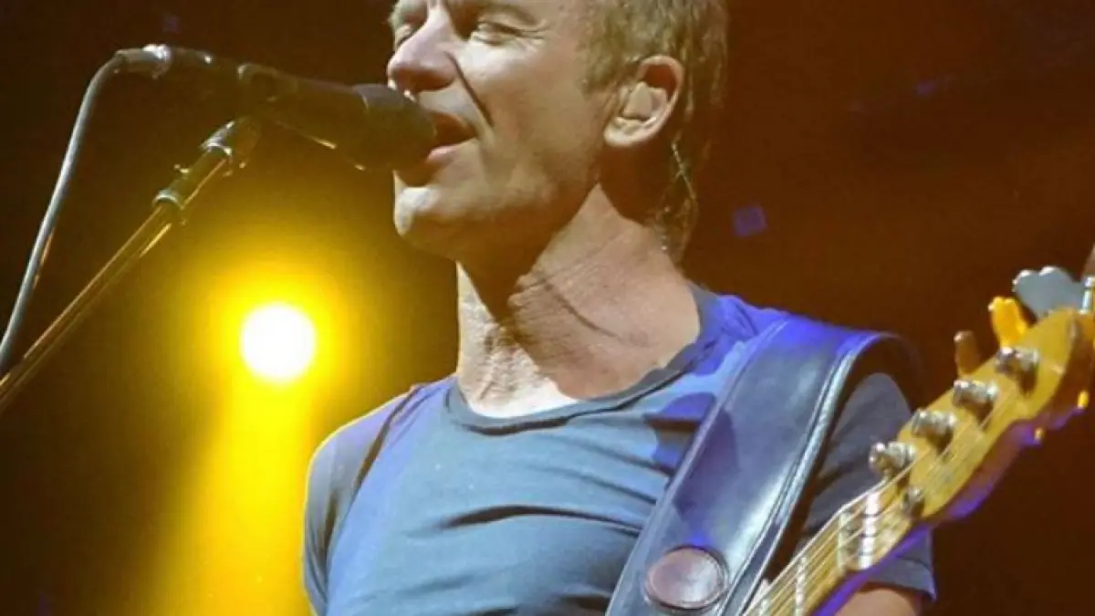 marele artist sting a mers la o clinica pentru a i fi scanat creierul ce vrea sa afle cantaretul