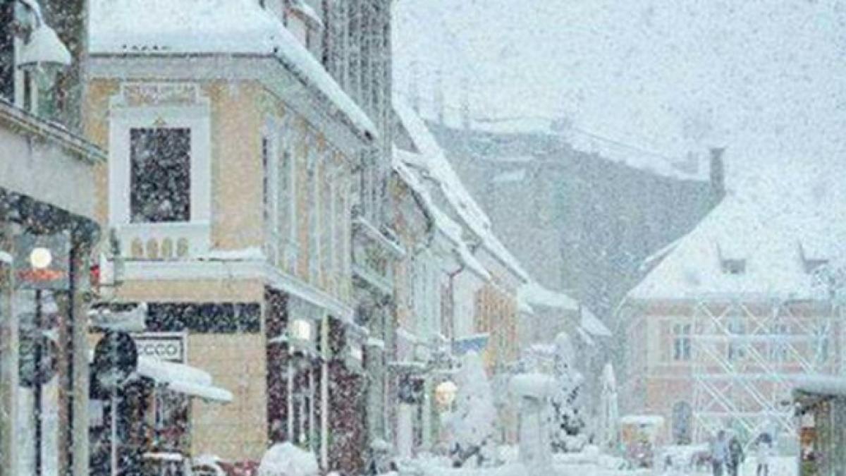a venit iarna ninge ca in povesti in brasov