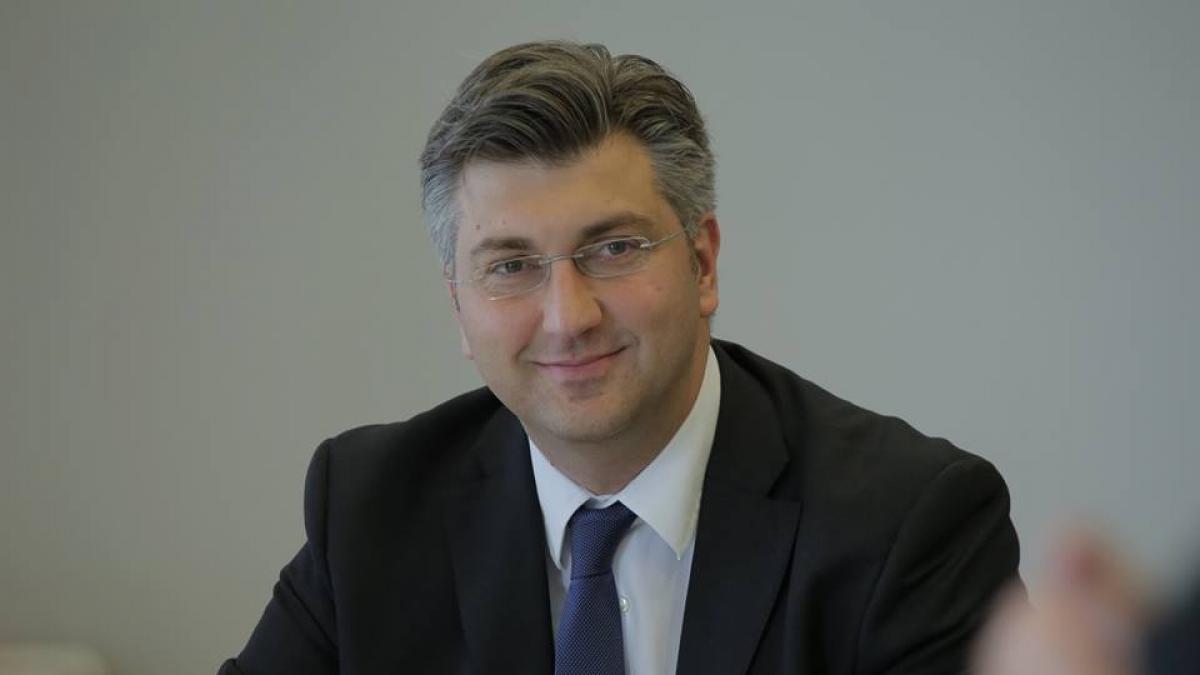 afirmatiile premierului croat dupa ce criminalul de razboi s a otravit in sala de tribunal