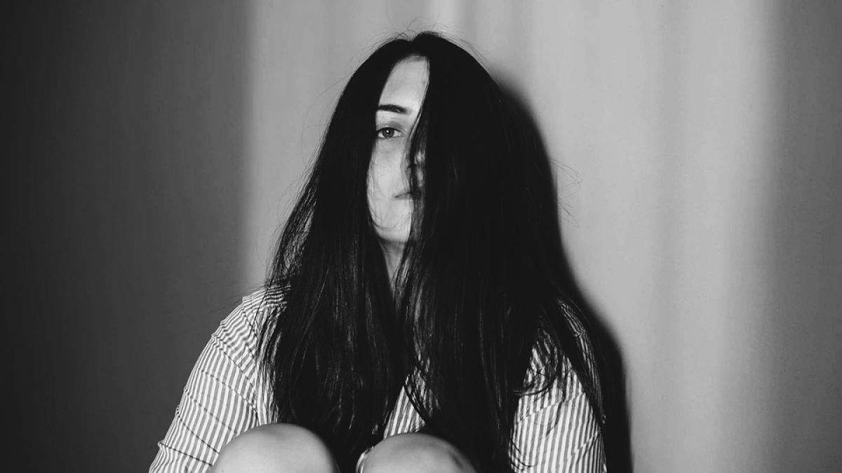 ce se intampla daca iti smulgi firele albe de par