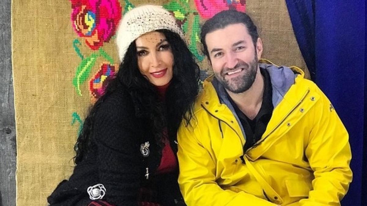 si a facut o fotografie insa toti s au uitat la detaliul din poza si nu la ea ce a uitat mihaela