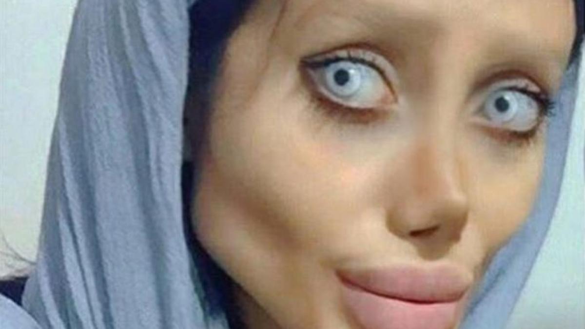 a vrut sa semene cu angelina jolie oamenii fug de ea cand o vad uite cu cine au asemanat o