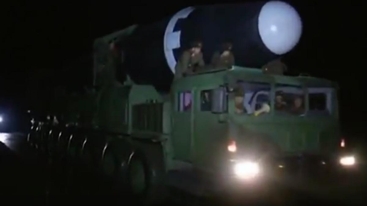 primele imagini cu racheta balistica testata de coreea de nord cu care phenianul spune ca ar face