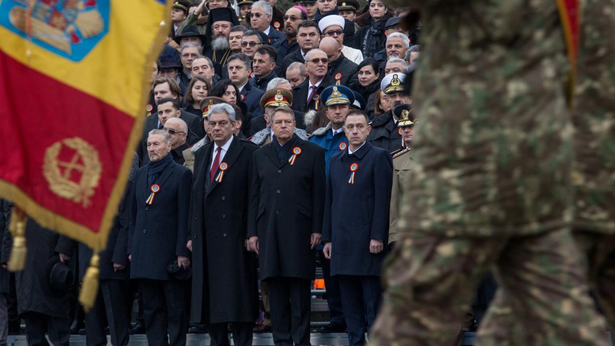 cele mai spectaculoase imagini de la parada de 1 decembrie din bucuresti foto