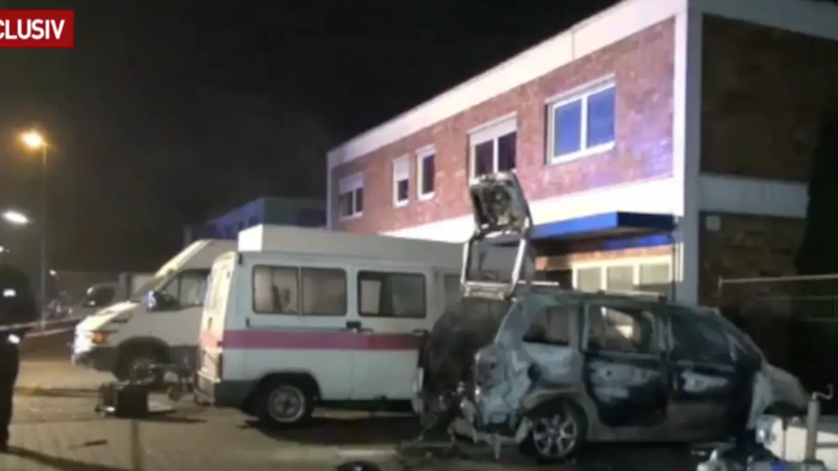 cladire plina cu romani incendiata in germania
