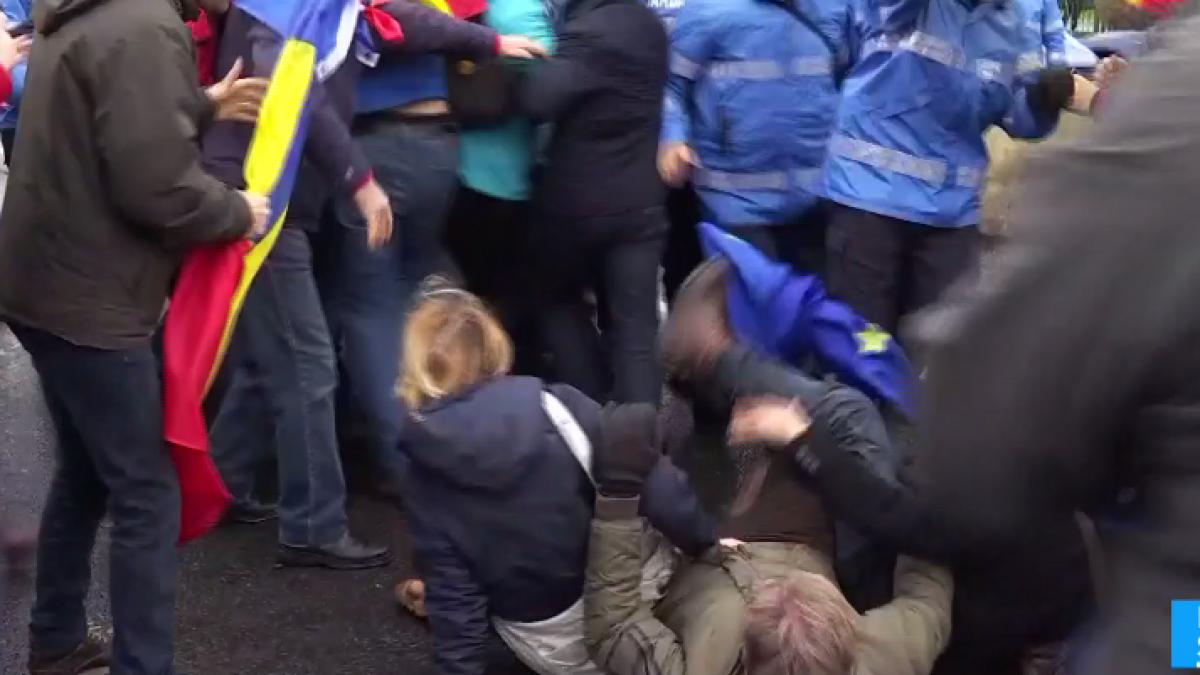 ce a scris presa internationala despre cei care s au opus amenajarii targului de craciun in piata