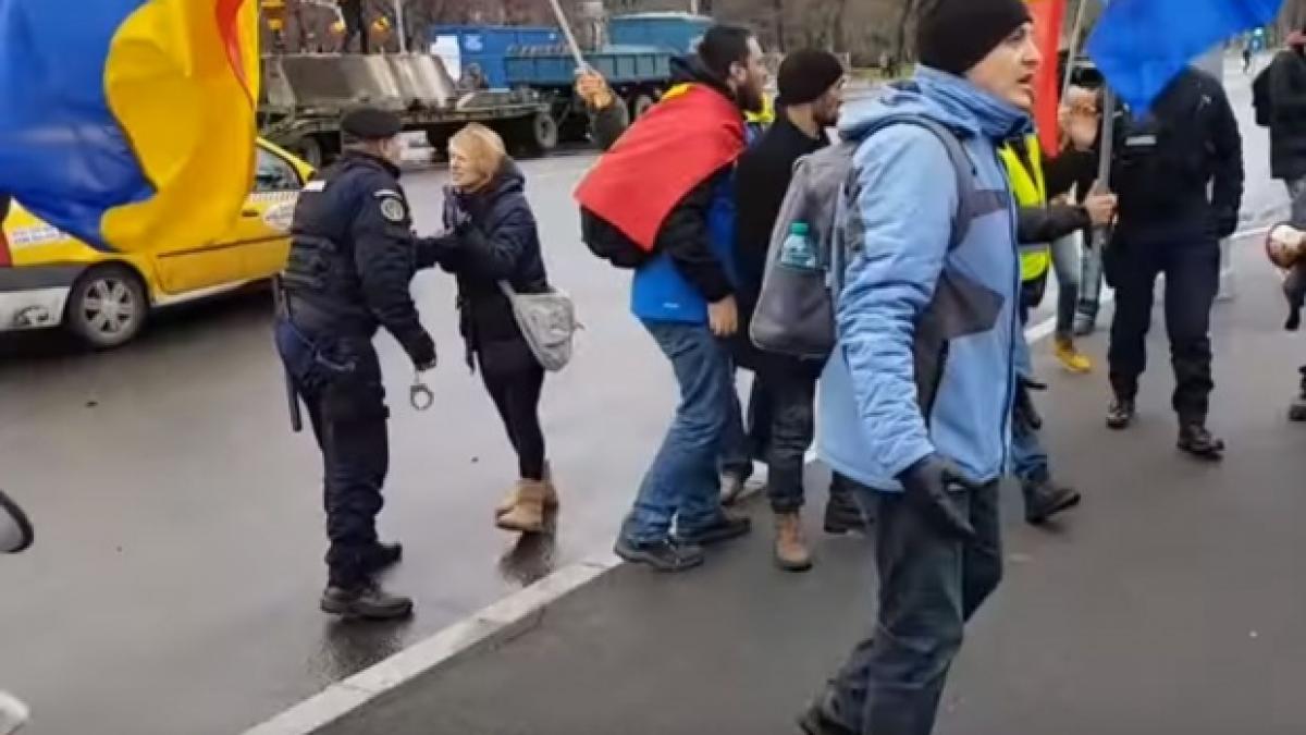 imagini noi cu bataia din piata victoriei scena de la care a pornit intregul scandal video