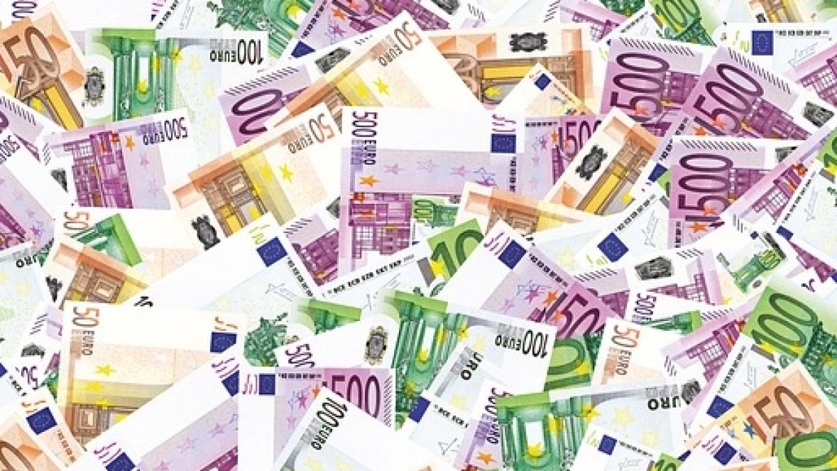 cine conduce topul celor mai bogati romani