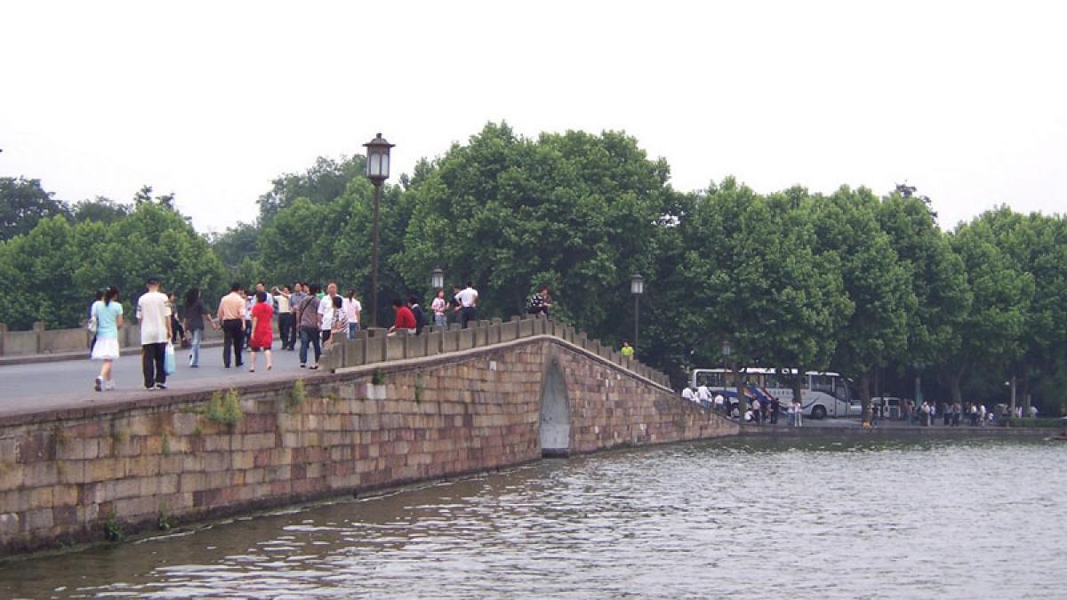 si au abandonat fiica intr o piata alaturi de un bilet peste 10 sau 20 de ani sa ne intalnim cum se