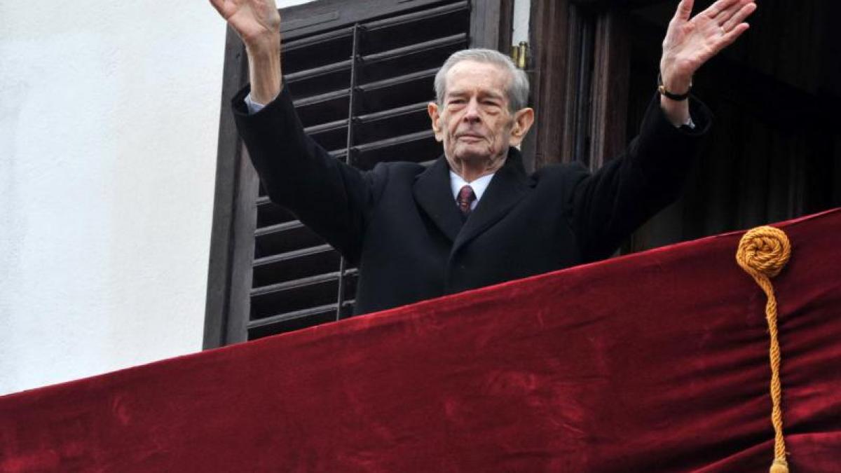 cum poti sa transmiti condoleante dupa moartea regelui mihai