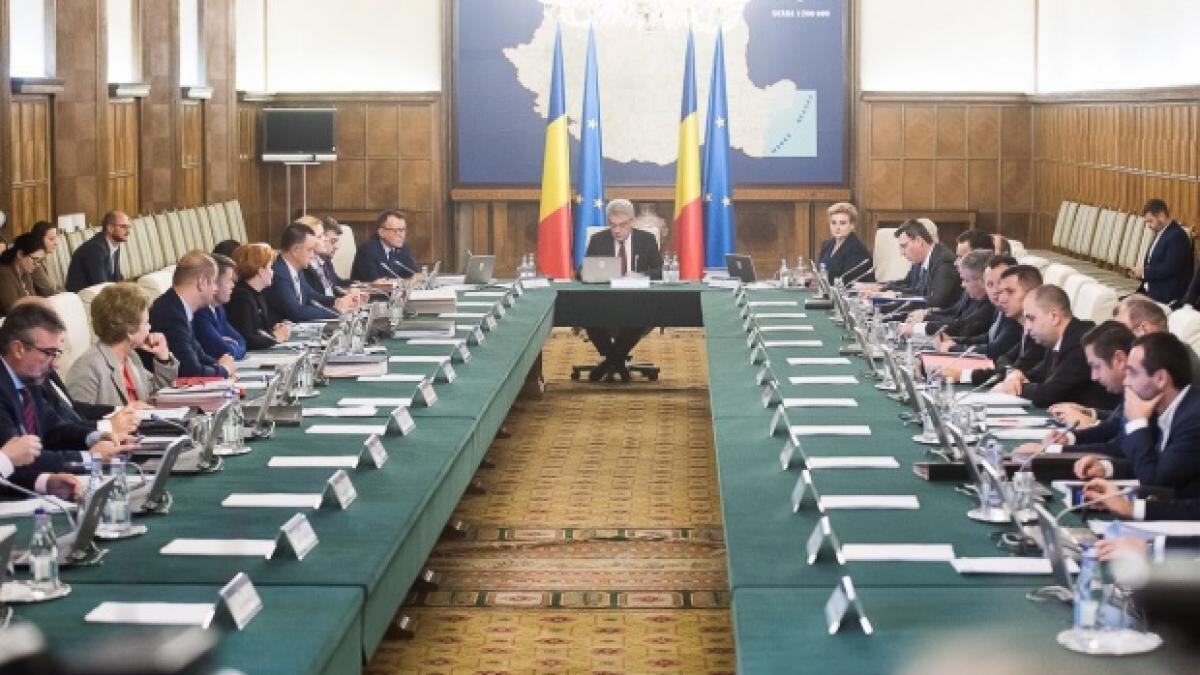 guvernul ingheata angajarile pentru anul viitor