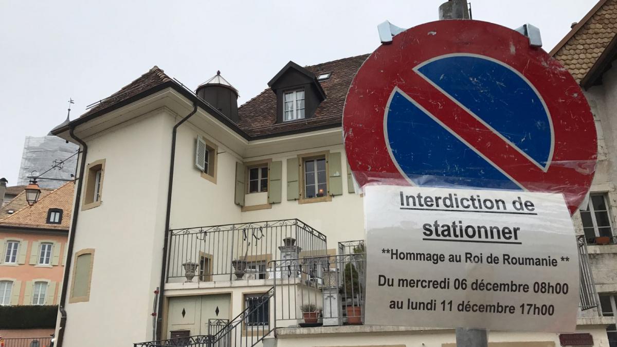 ce au scris elvetienii din aubonne in fata casei regelui mihai foto