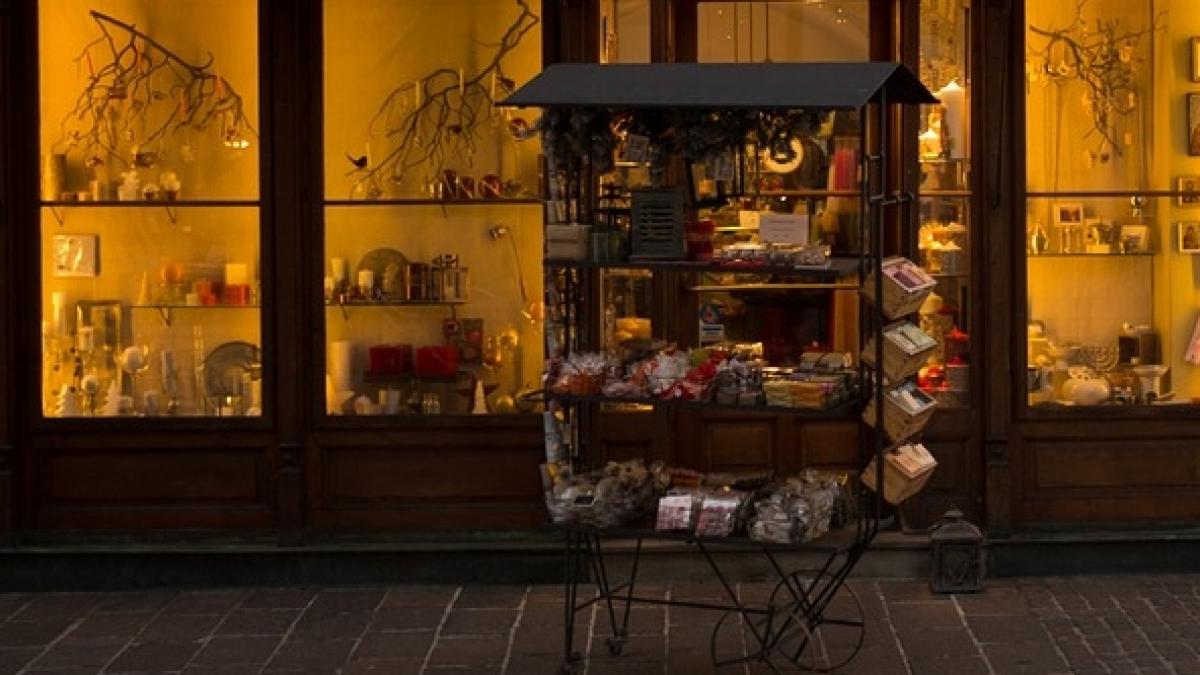 a vazut fotografia de nunta a mamei sale in vitrina unui magazin cand a aflat adevarul a inceput sa