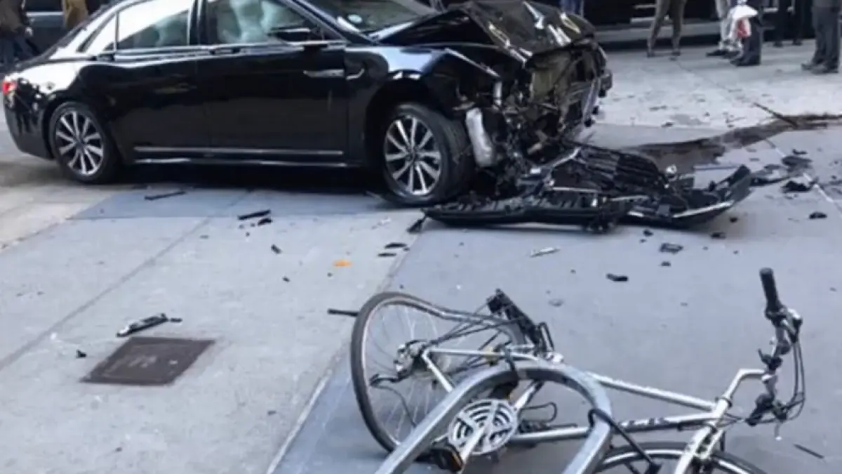 o masina a intrat intr o multime in new york sunt mai multe victime