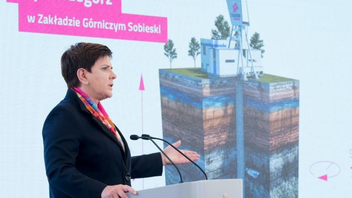 premierul polonei a demisionat