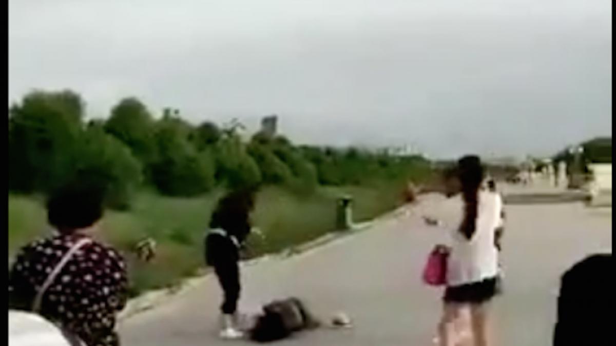 s a intalnit in oras cu amanta sotului sau scenele care au urmat sunt greu de privit video