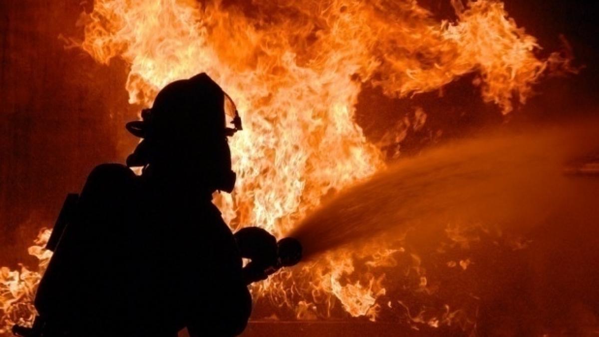 si a pierdut cele trei fetite intr un incendiu dar ce a vazut in oglinda de la baie i a alinat