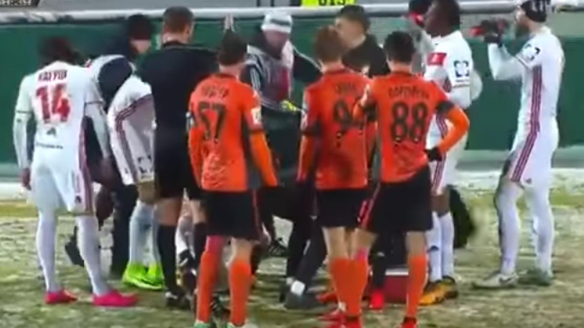 un jucator roman accidentare cumplita in rusia fotbalistul dus de urgenta cu avionul la moscova