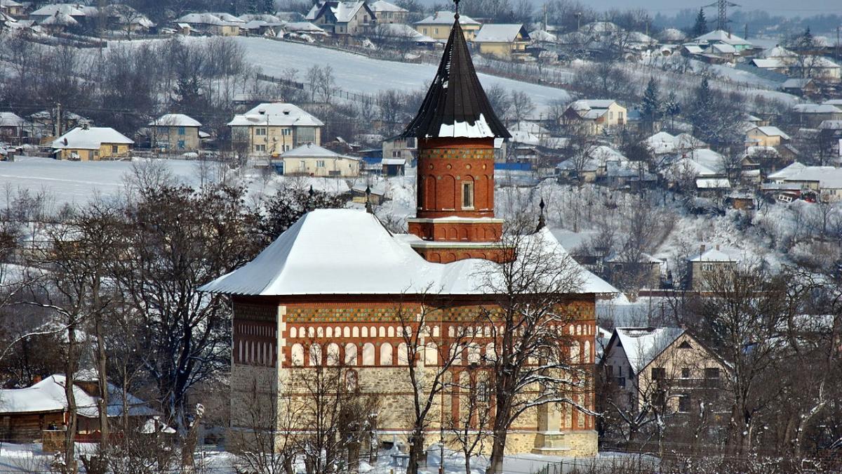 hotii au pradat si au incercat sa dea foc unei biserici din dorohoi ctitorita de stefan cel mare