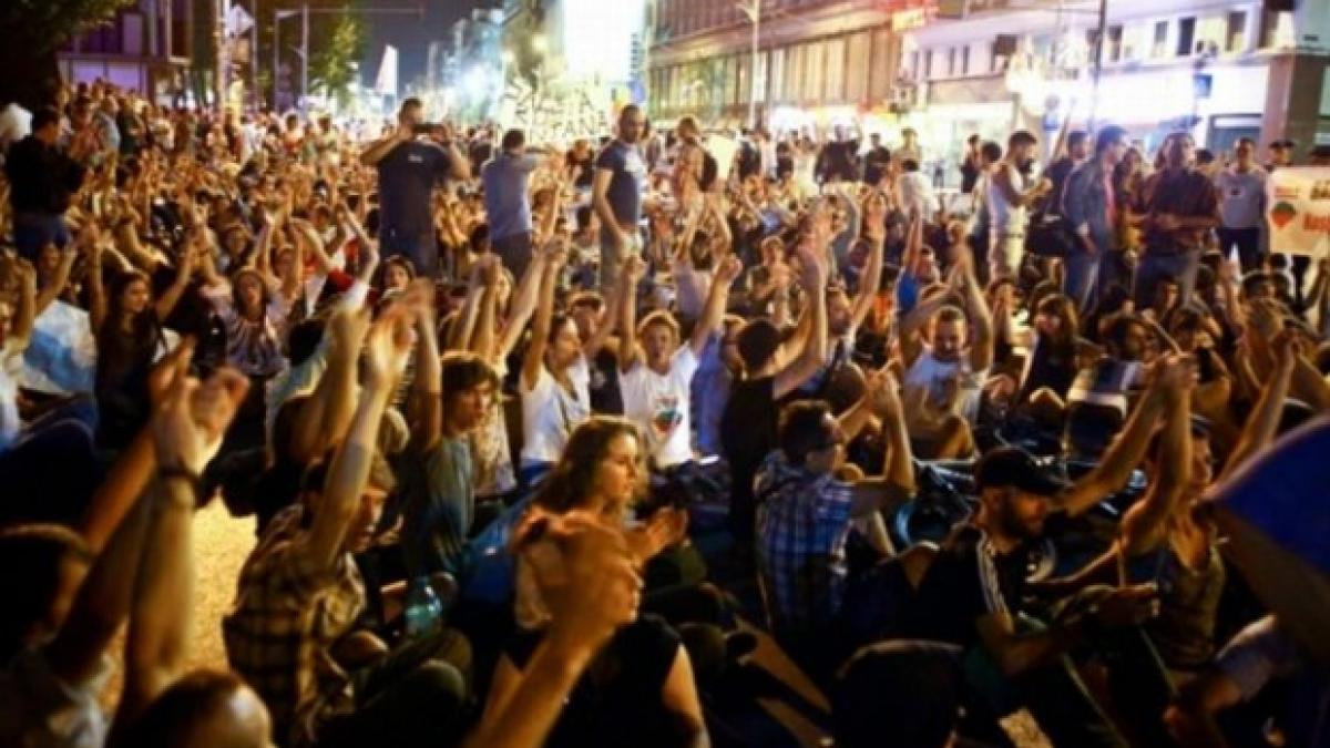 subiectiv cine controleaza din umbra miscarea rezist dezvaluirile lui paul hitter