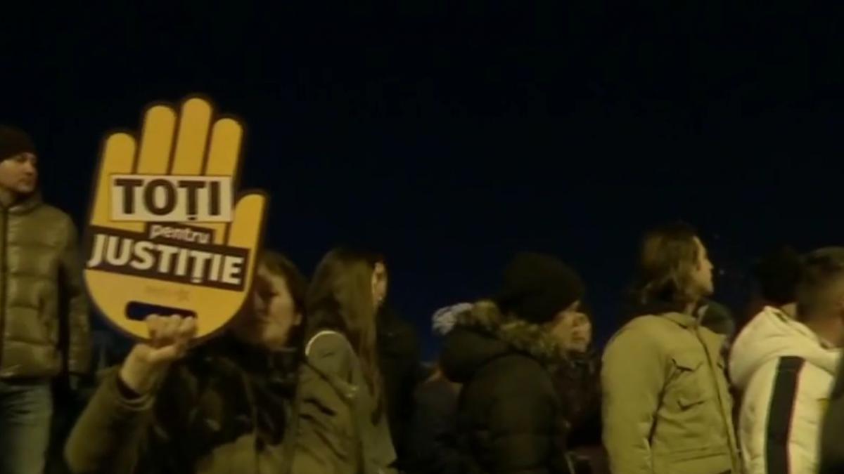 protestele de la palatul parlamentului s au incheiat fara incidente