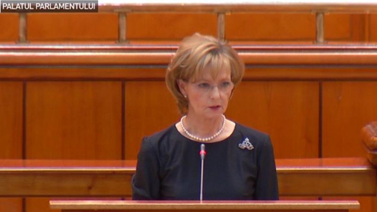 sedinta solemna in parlament pentru comemorarea regelui mihai custodele coroanei romane si