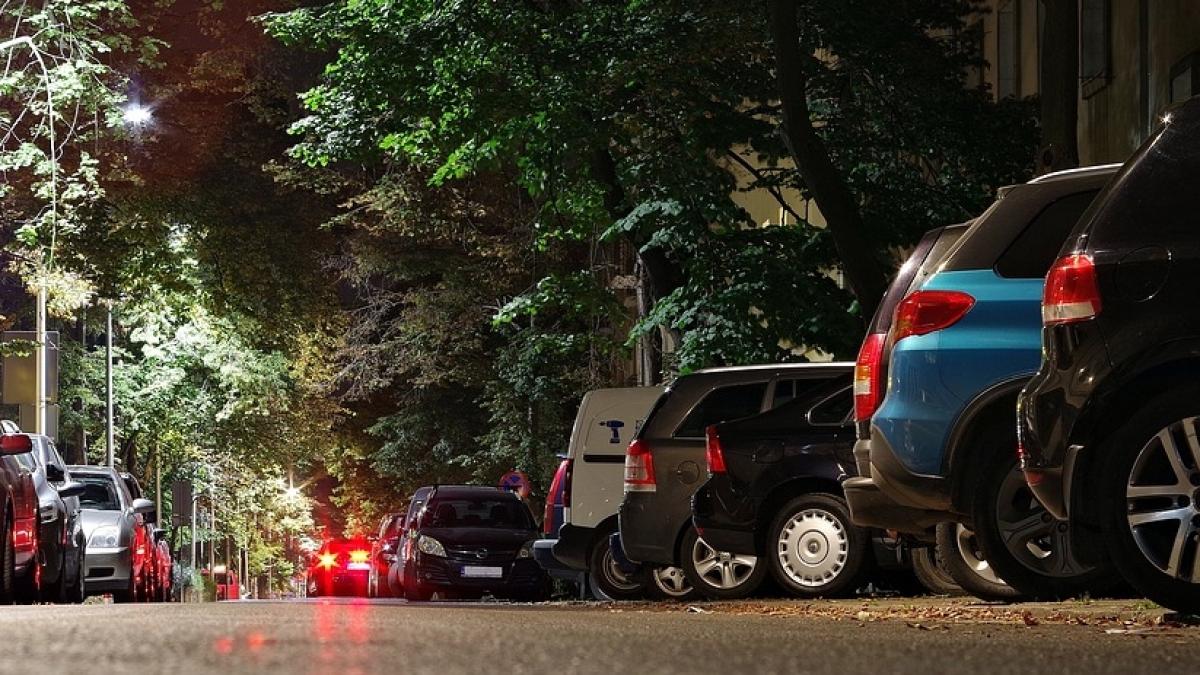 a auzit o bubuitura si cand s a dus in parcare nu i a venit sa creada ce vede masina sa se afla foto