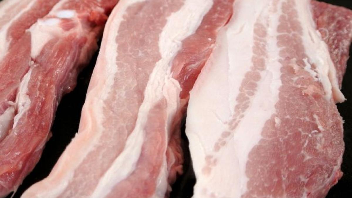 mare atentie la carnea de porc pe care o cumparati inainte de sarbatori ce arata un reportaj filmat