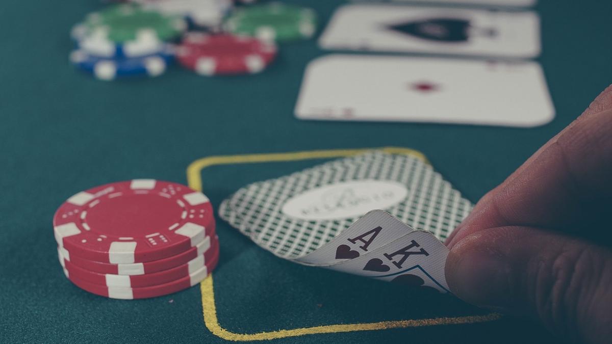 suma fabuloasa pe care a castigat o un roman la un campionat de poker in spania