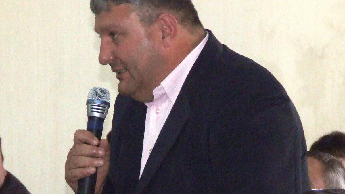 un primar din romania a ajuns de rasul localnicilor a facut o petitie plina de greseli gramaticale