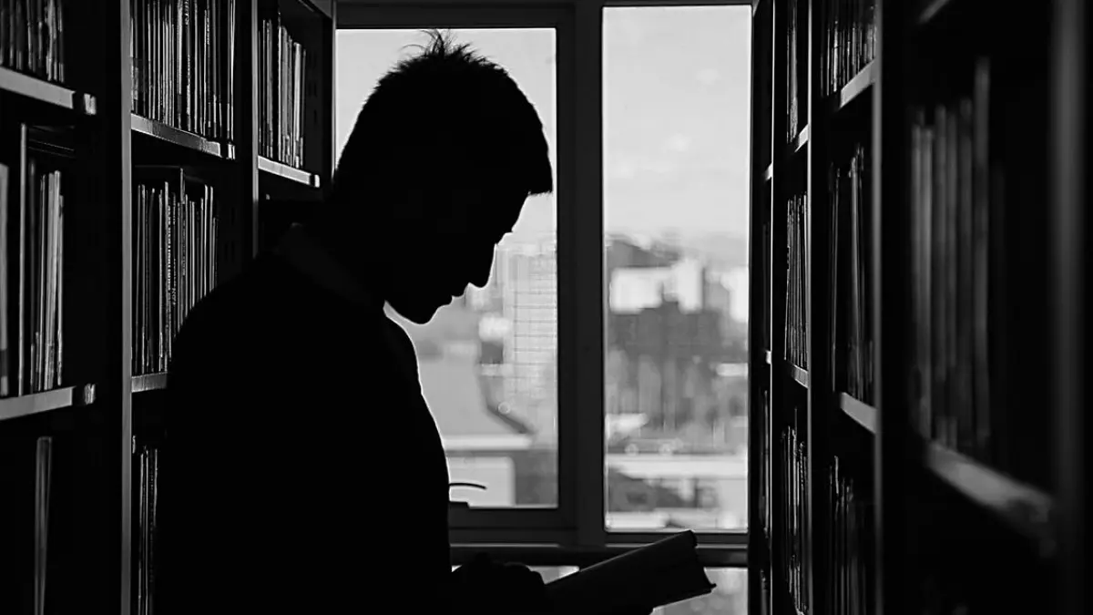 un student din iasi condamnat la inchisoare pe viata dupa ce si a injunghiat doi colegi